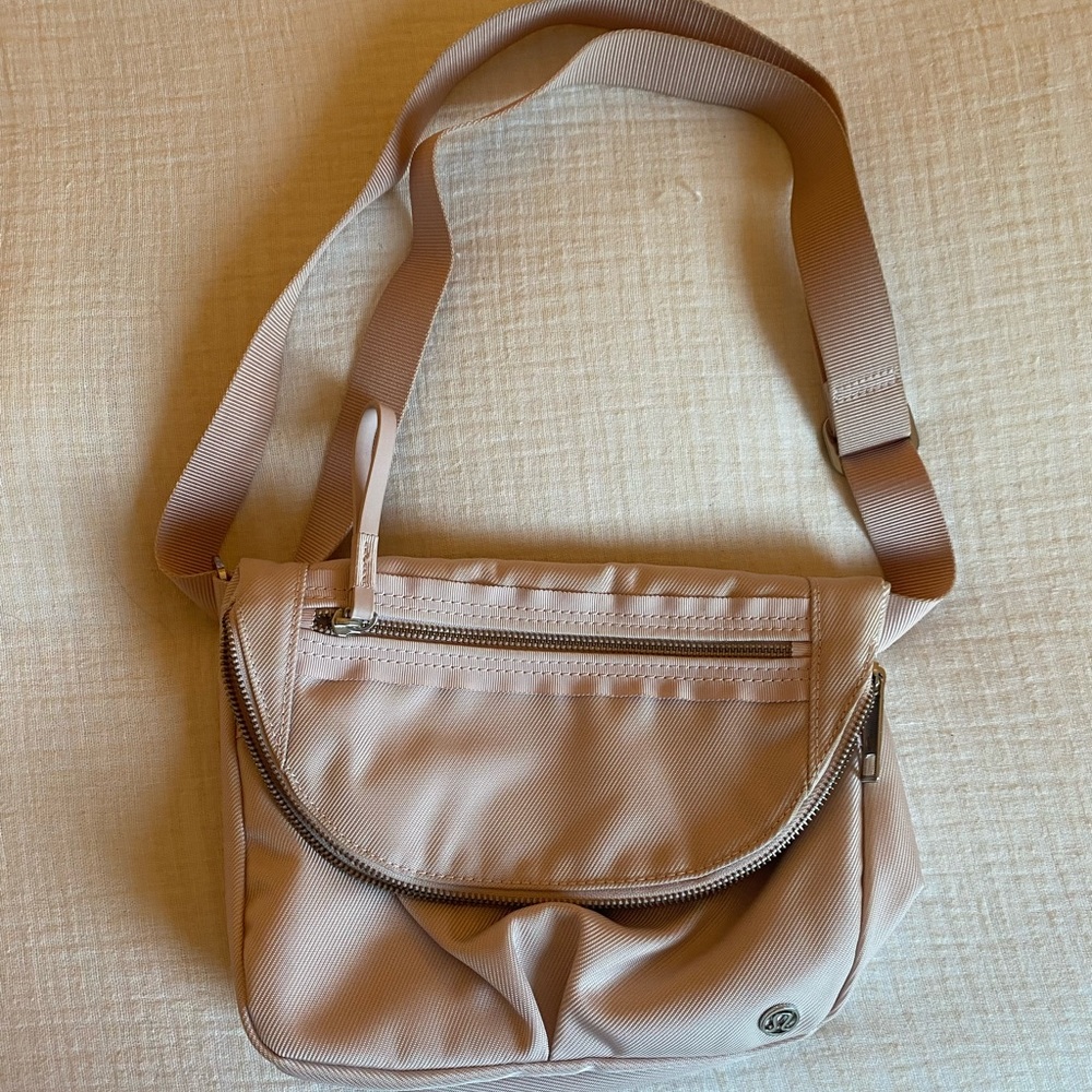 Lululemon Crossbody Festival bag in light pink
